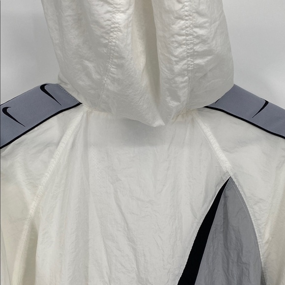 Nike Men's Swoosh White and Gray Windbreaker Size Medium - Picture 7 of 11